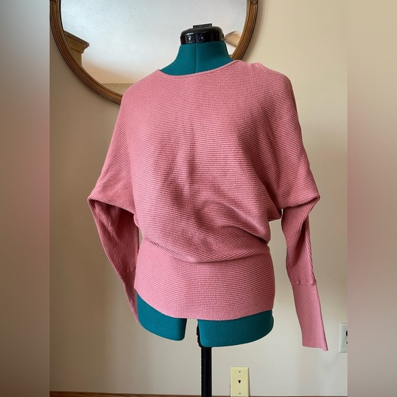 Soft Slouchy salmon pink Primark Sweater with scoop neckline in size small - Picture 1 of 6